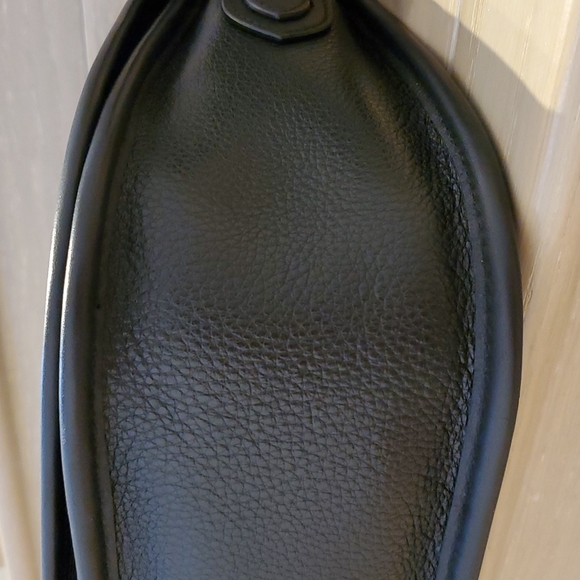 Marc Jacobs Retro Crossbody Messenger Bag in Black and Gold - Picture 9 of 11